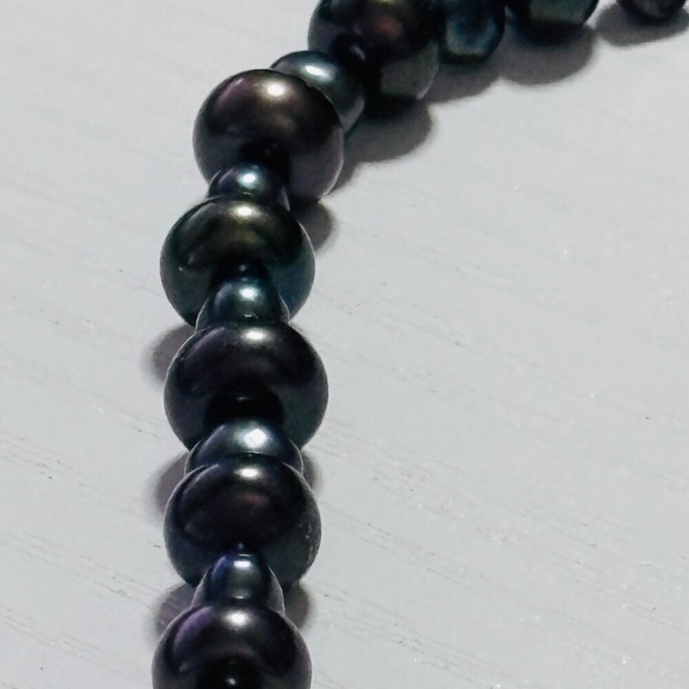 Black Peacock Pearl Beaded Necklace 18” Iridescent Classic - Picture 14 of 14